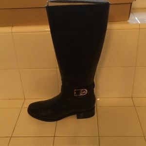 Micheal kor boots